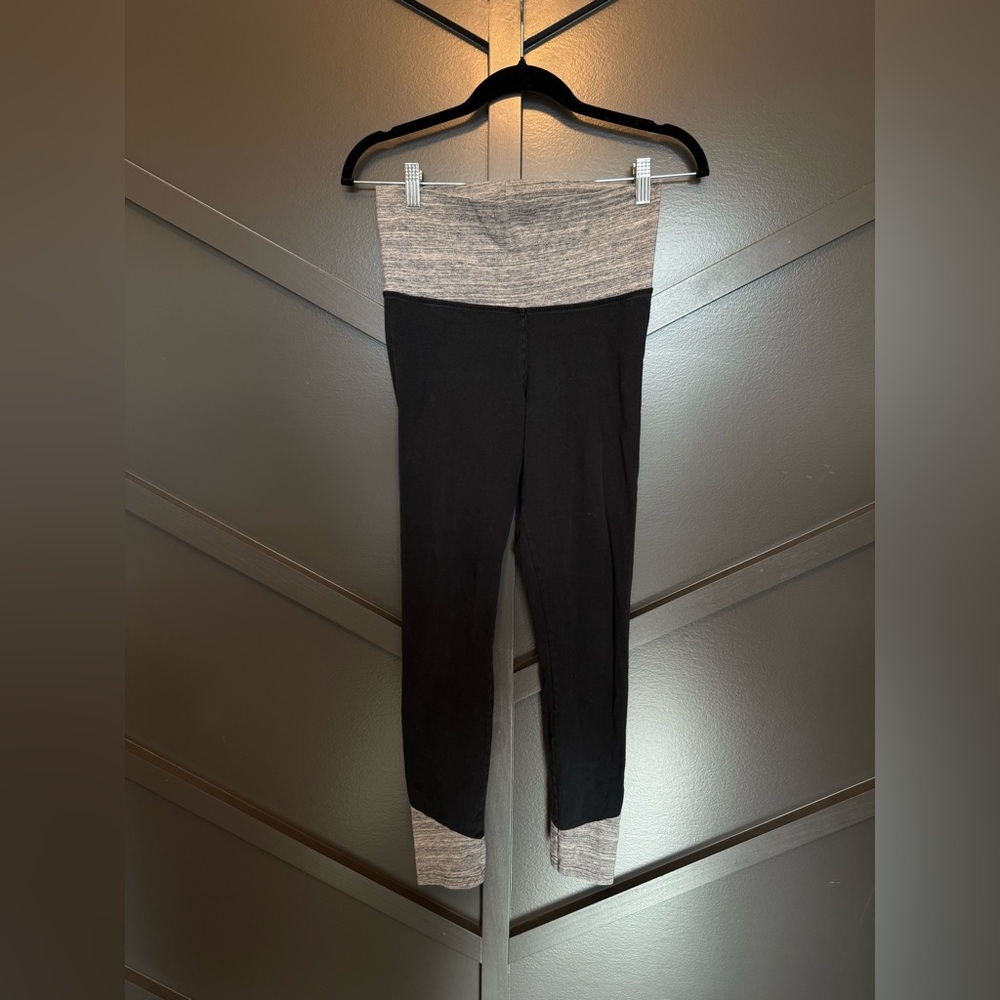 💙Aerie Black and Gray High-Waisted Leggings